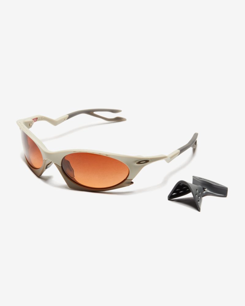 accessories oakley plantaris OO9437 0263.view 4