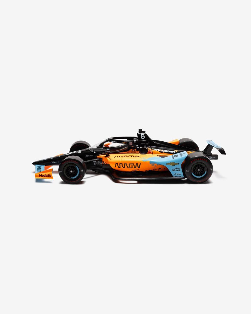 accessories undefeated mclaren 1 18 scale indy 500 car 11176.view 3