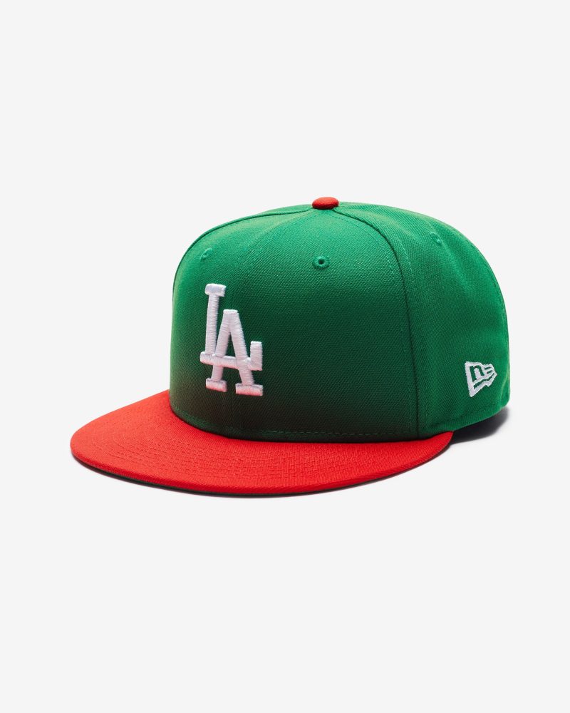 accessories undefeated new era dodgers fitted 90268 20087.view 1 e312919f 4e9d 46f2 a5a7 f69abd1e473f