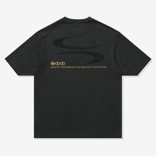 apparel jordan travis scott t shirt DZ5510 070.view 2