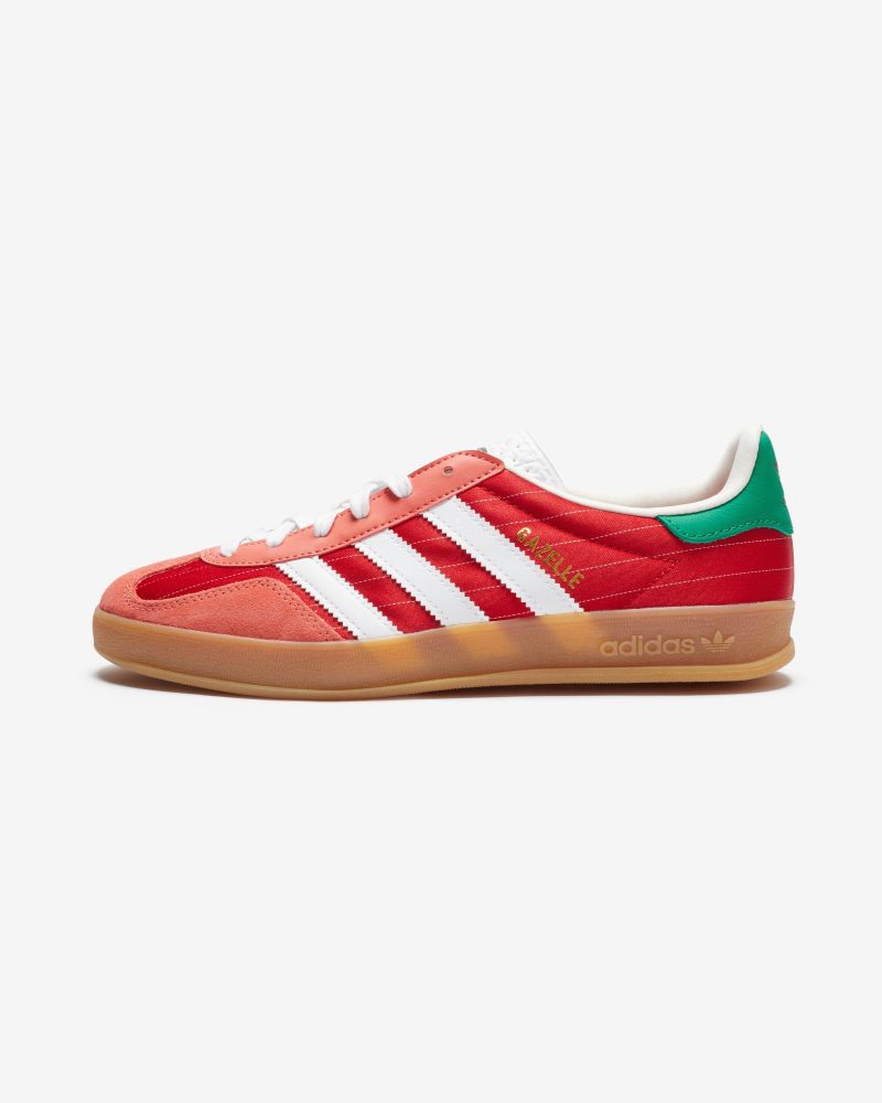 footwear adidas gazelle indoor IF9641.view 2 e54d29a8 b055 4e57 a572 cf16b6714586 1