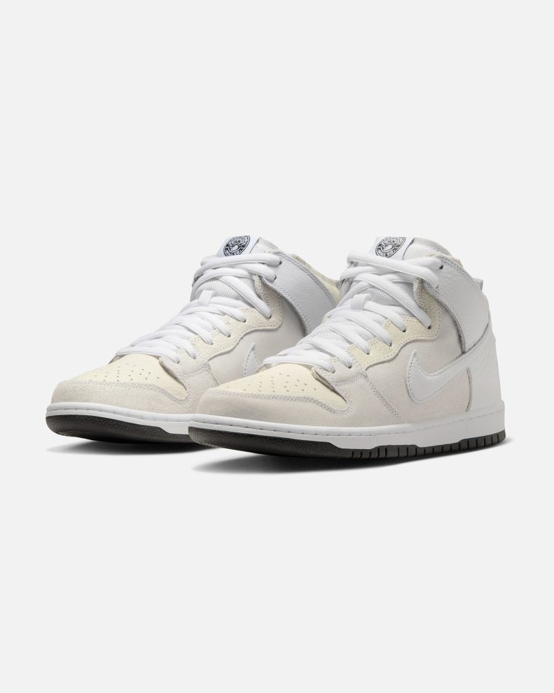 footwear nike sb anti hero dunk high HM5837 100.view 1