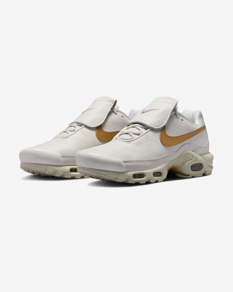 footwear nike air max plus HV2541 001.view 1