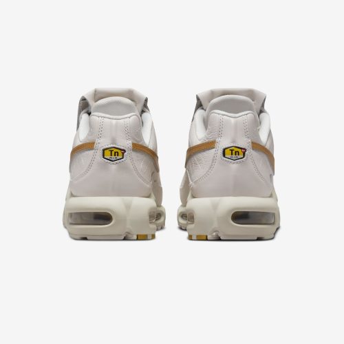 footwear nike air max plus HV2541 001.view 3