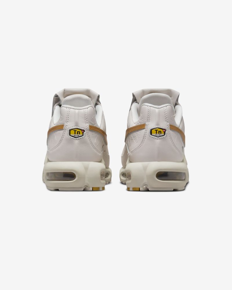 footwear nike air max plus HV2541 001.view 3