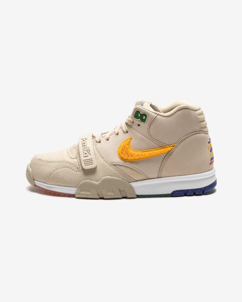 footwear nike la familia air trainer 1 DR9904 200.view 2