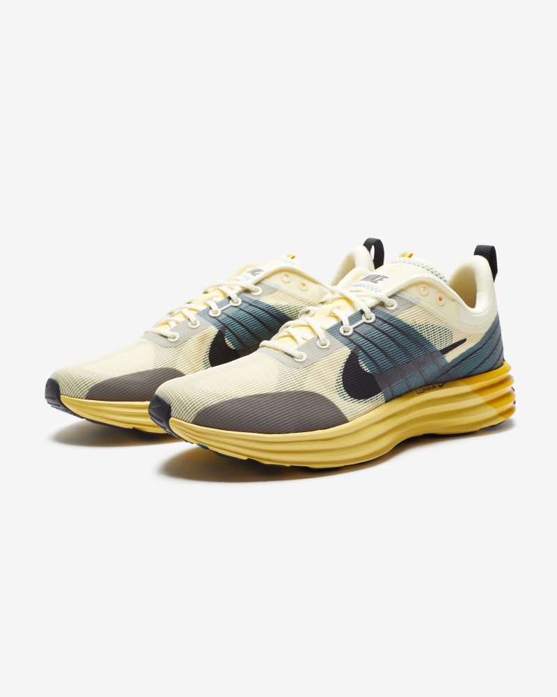 footwear nike lunar roam DV2440 700.view 1