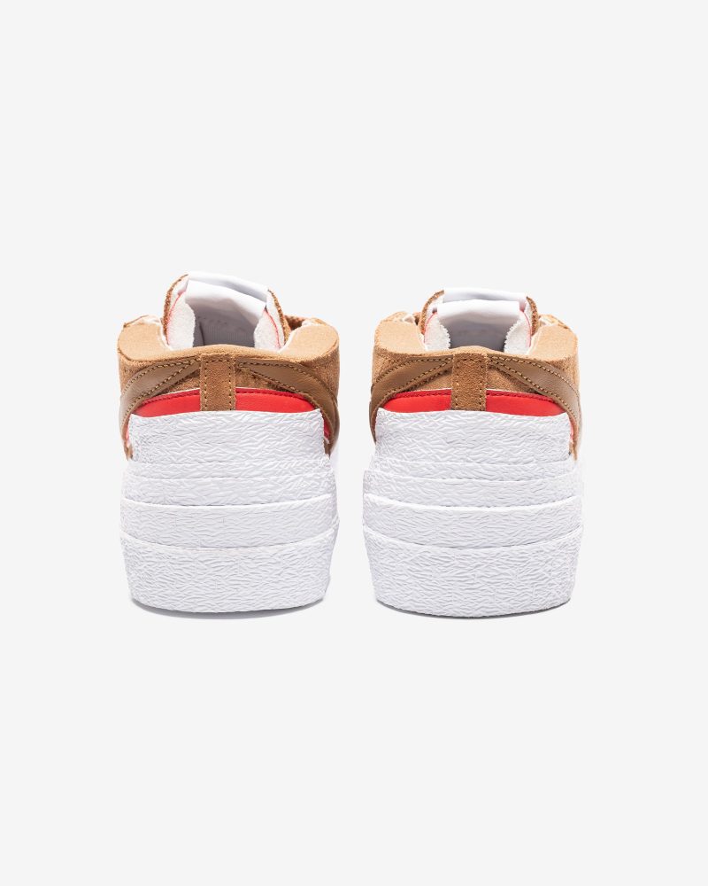 footwear nike sacai blazer low DD1877 200.view 3