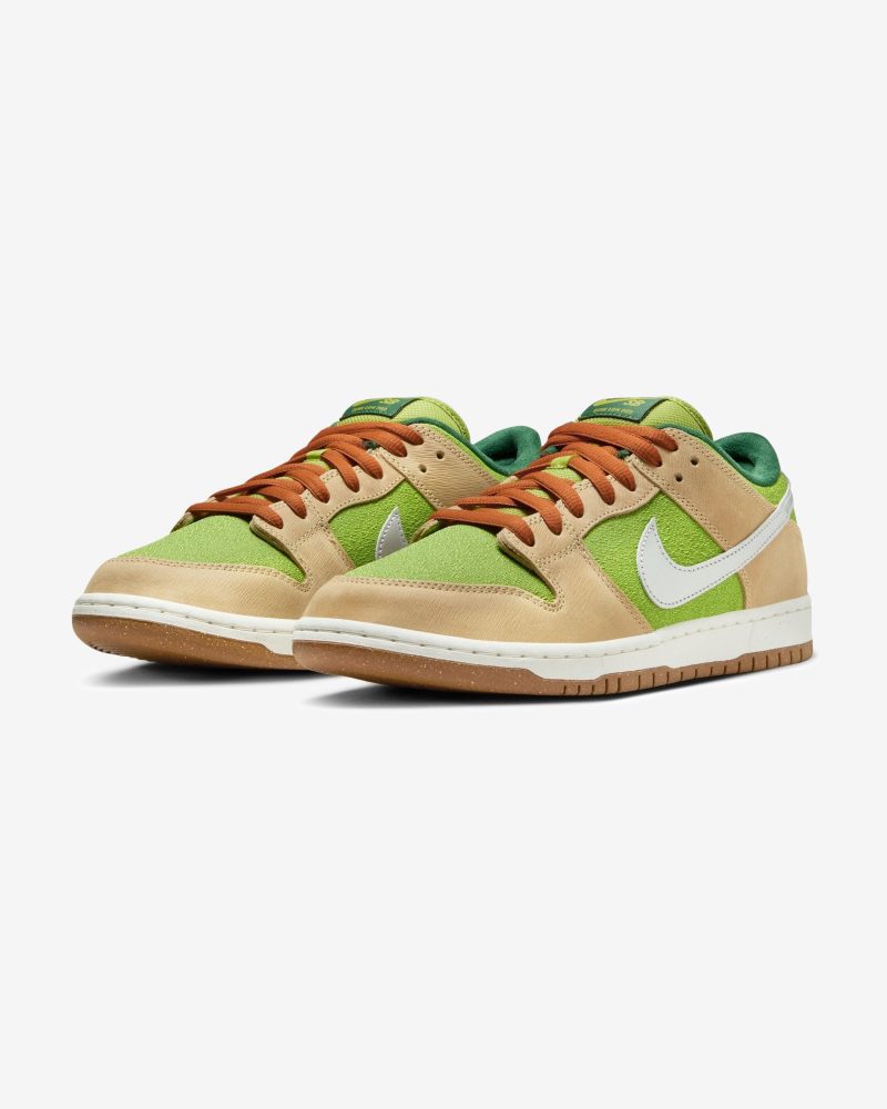 footwear nike sb dunk low pro FQ7585 200.view 1