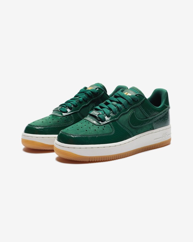 footwear nike womens air force 1 07 lx DZ2708 300.view 1