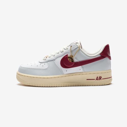 footwear nike womens air force 1 07 se DV7584 001.view 2