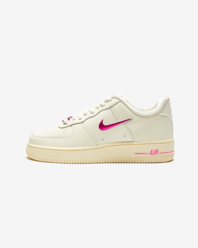 footwear nike womens air force 1 07 se FB8251 101.view 2