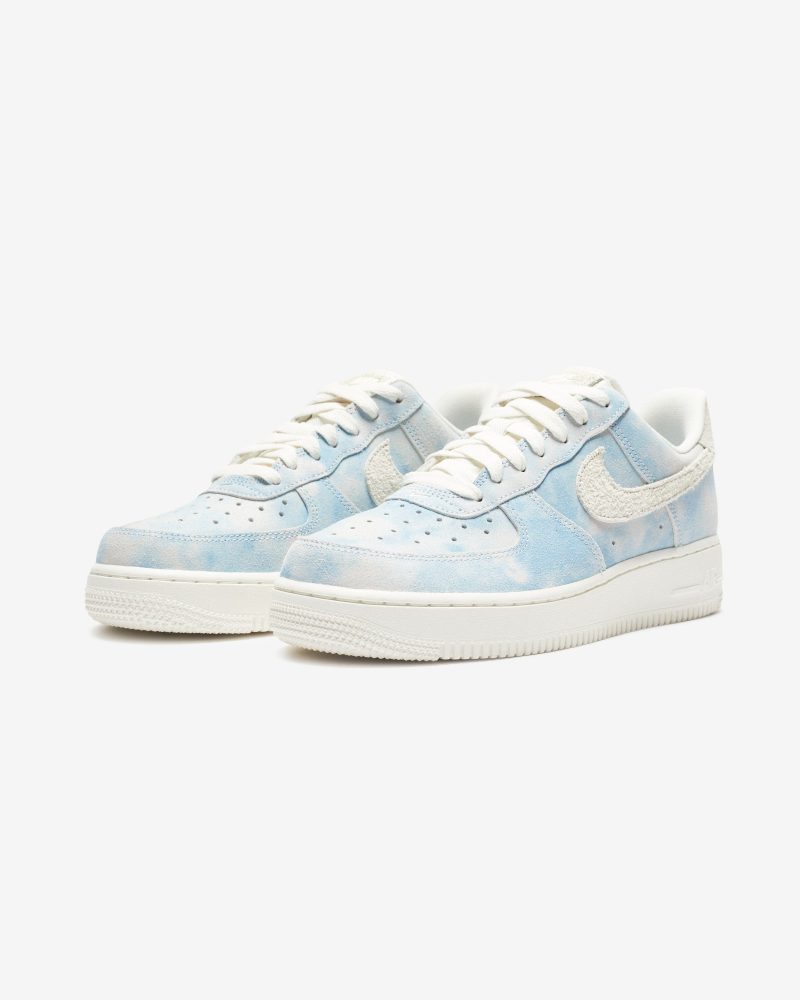 footwear nike womens air force 1 07 se FD0883 400.view 1