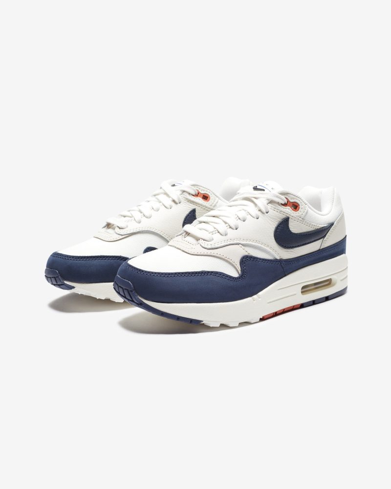 footwear nike womens air max 1 lx FD2370 110.view 1