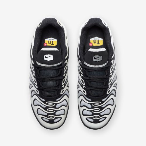 footwear nike womens air max plus drift FV4081 102.view 4