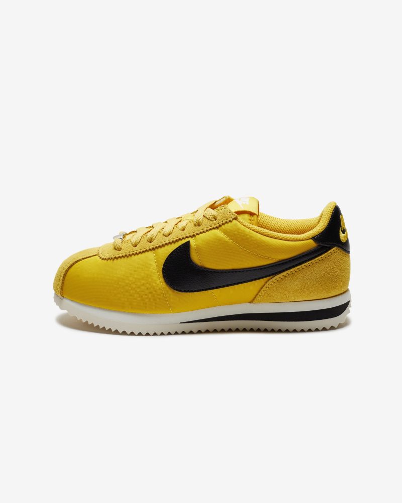 footwear nike womens cortez DZ2795 700.view 2