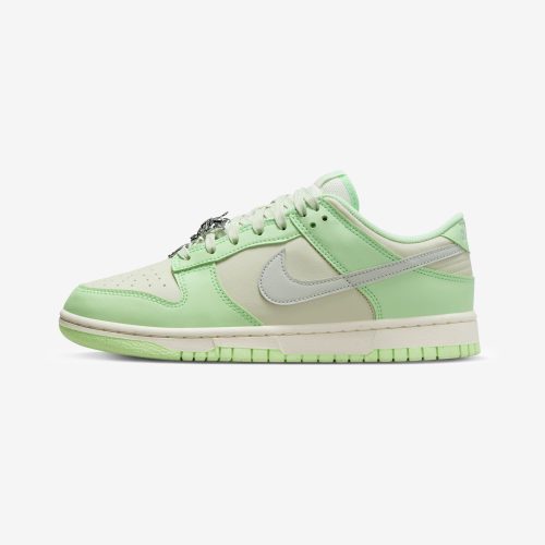 footwear nike womens dunk low nn FN6344 001.view 2