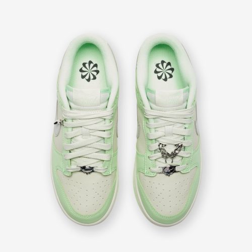 footwear nike womens dunk low nn FN6344 001.view 4