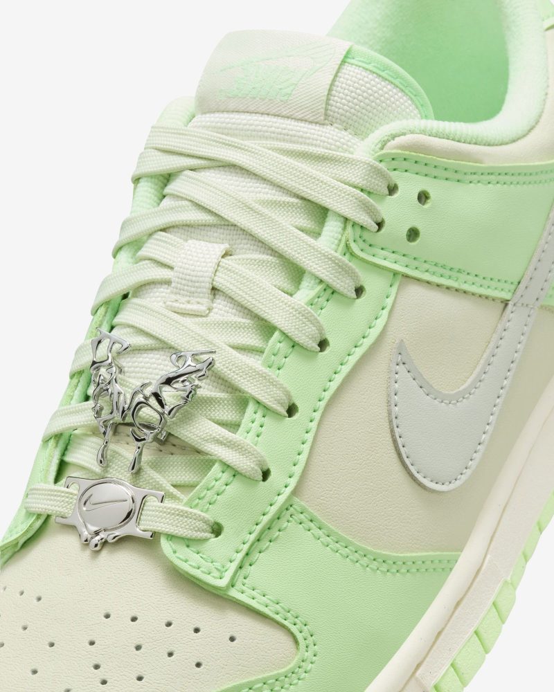 footwear nike womens dunk low nn FN6344 001.view 6