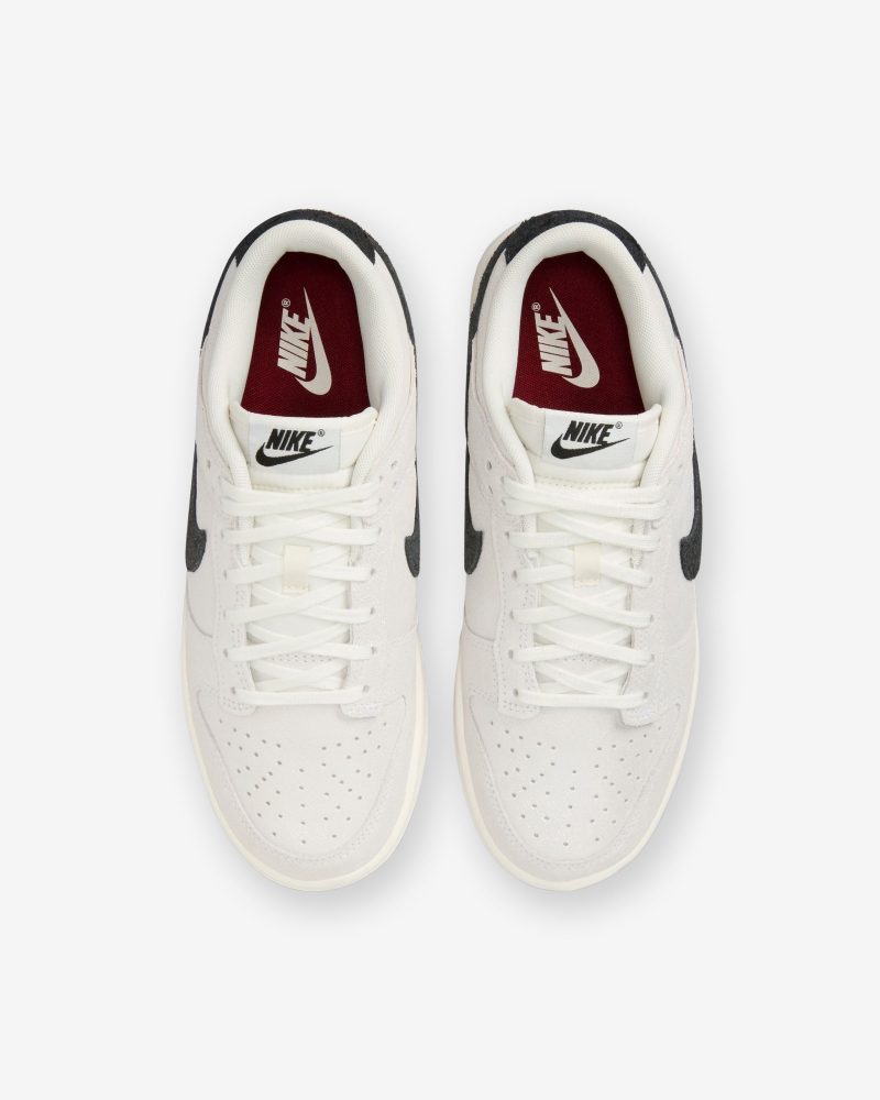 footwear nike womens dunk low se HQ3502 100.view 4