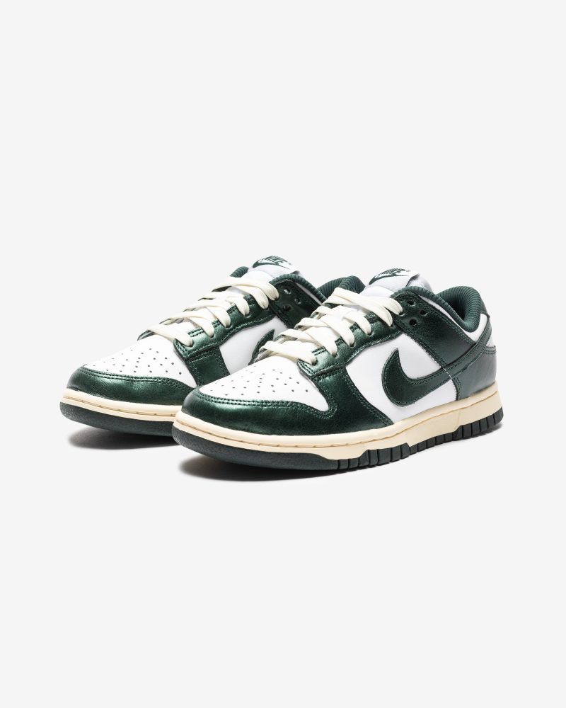 footwear nike womens dunk low DQ8580 100.view 1