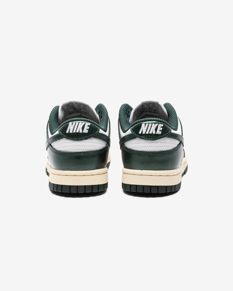 footwear nike womens dunk low DQ8580 100.view 3