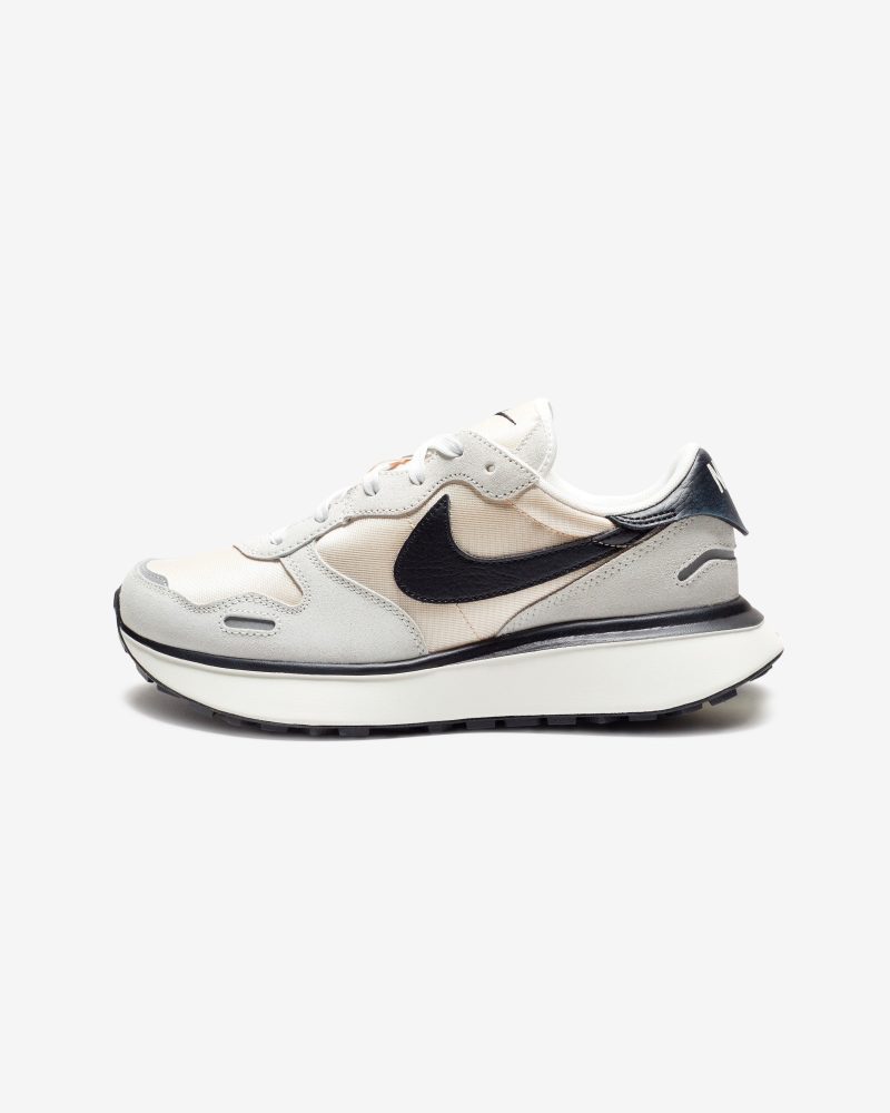 footwear nike womens phoenix waffle FD2196 100.view 2