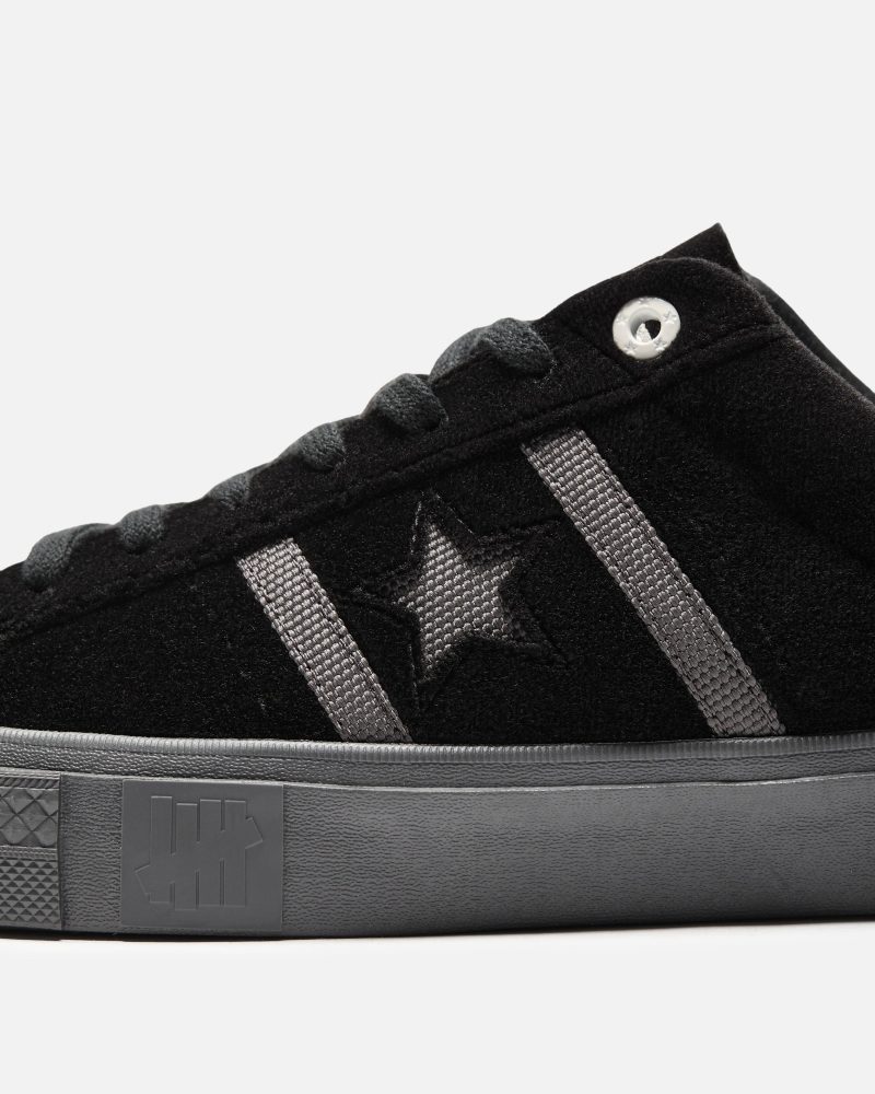 footwear undefeated converse one star academy pro ox A12131C.view 7 63f4088a 2c2c 47e7 9ba0 da2d5ad672bb