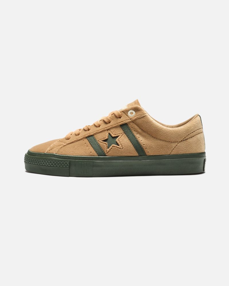 footwear undefeated converse one star academy pro ox A12132C.view 2 8b98df65 fdc7 4c00 a4f7 346ec6490de5