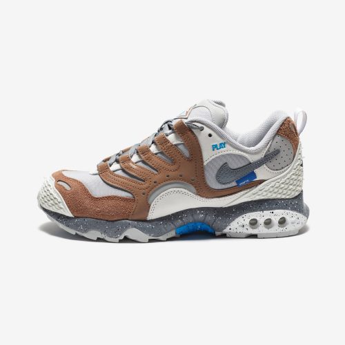 footwear undefeated nike air terra humara FN7546 200.view 2